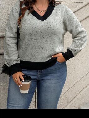 V-Neck Two-Tone Speckled Sweater - Black & Light Gray